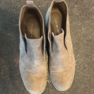 Indigo Men's Chukka Boots in Taupe
